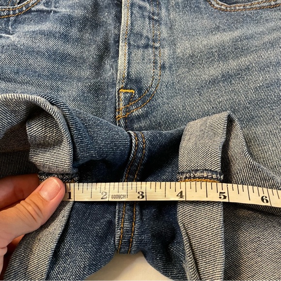 Levi’s High Waisted Denim Shorts - Picture 3 of 7